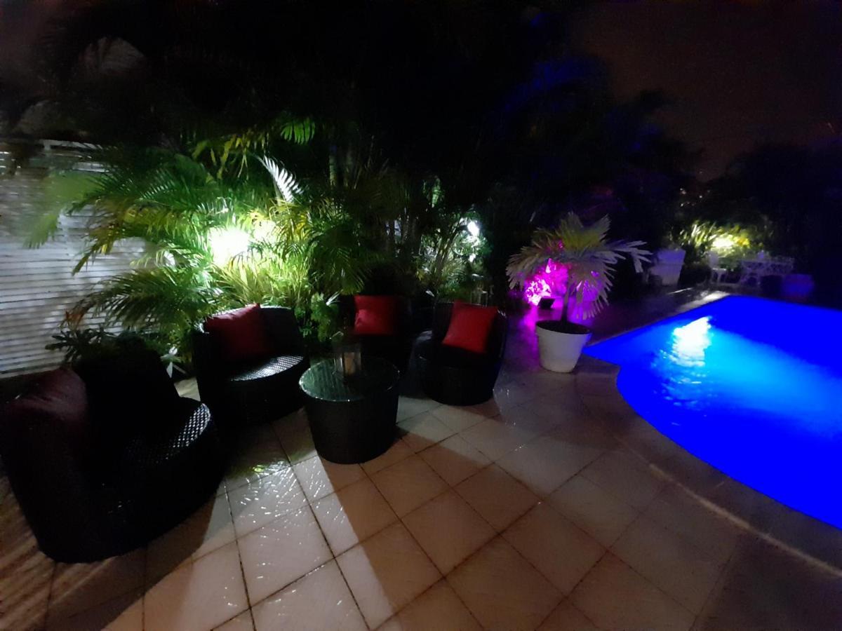 Апартаменты Coquet F2 Climatise Avec Piscine Au Lamentin Ламантен Экстерьер фото