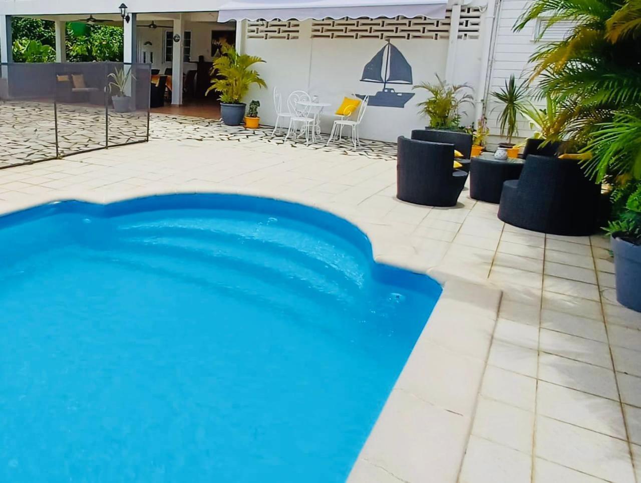 Апартаменты Coquet F2 Climatise Avec Piscine Au Lamentin Ламантен Экстерьер фото